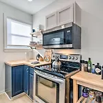 Cozy Rochester Gem Patio, Downtown Location!