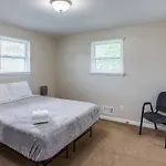 {Quiet Suburban Ranch Hot Tub} Mins Arpt/Rit/Dwnt
