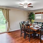 {Quiet Suburban Ranch Hot Tub} Mins Arpt/Rit/Dwnt