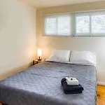 {Hot Tub In Ranch} Mins To Airport/Uofr/Strng/Dwtn