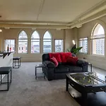King Bed W/ Panoramic Views Of Dt!