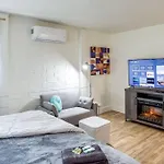 Studio W/ King Bed Near Dwtd