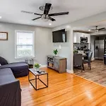 Charm Home Near Dwtn