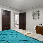 King Bed-Full Kitchen-Self Check-In-Parking-Uofr
