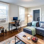 3Br Home With In-Unit Laundry, Parking, Sound Bar