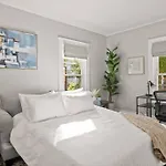 Beautiful One Bed In Lovely Park Ave Neighborhood