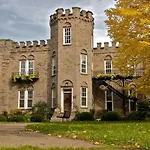 Simple Private Room In Shared Home Near College Town - Minutes To Strong