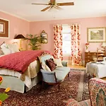 A B&B At The Edward Harris House Inn