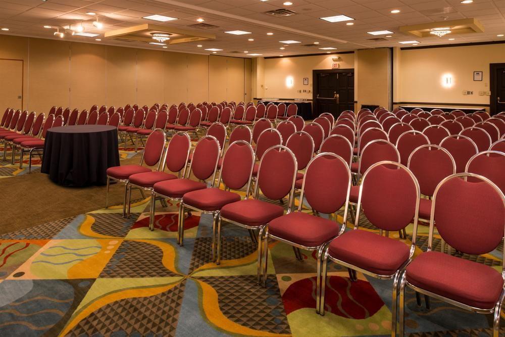 Hotel Ramada Plaza Airport 3*