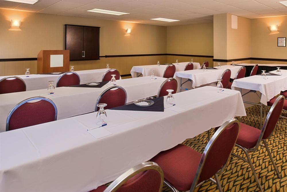 Hotel Ramada Plaza Airport Rochester