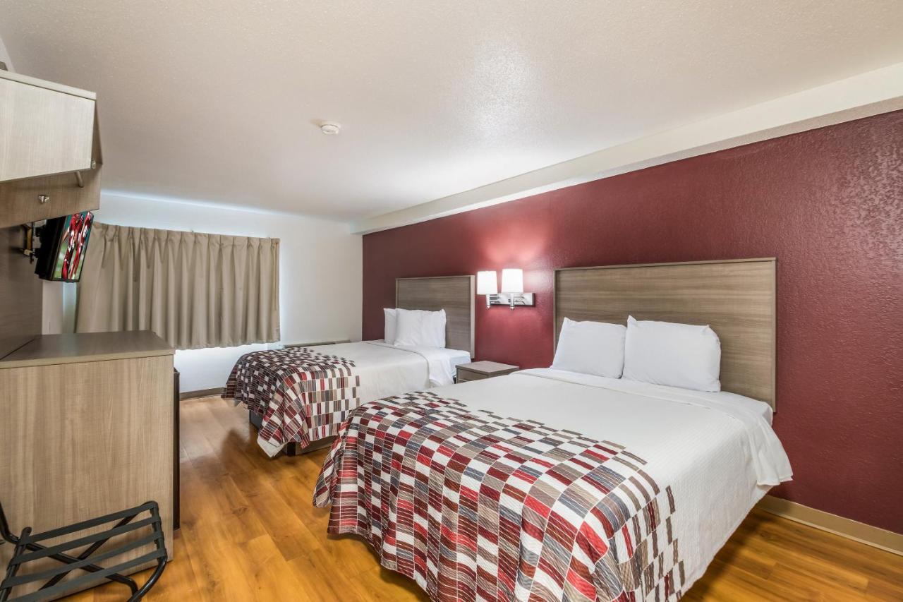 Red Roof - Airport Motel