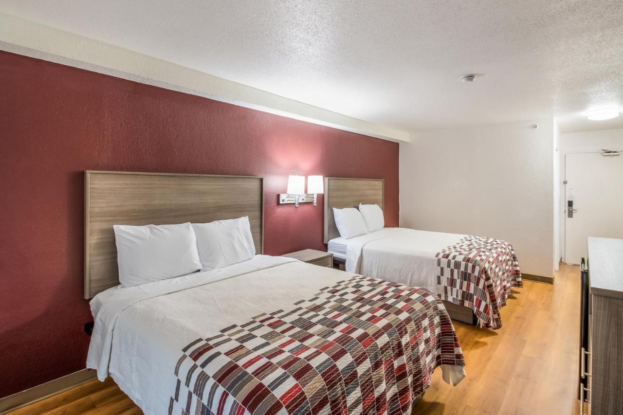 Red Roof - Airport Motel 2*