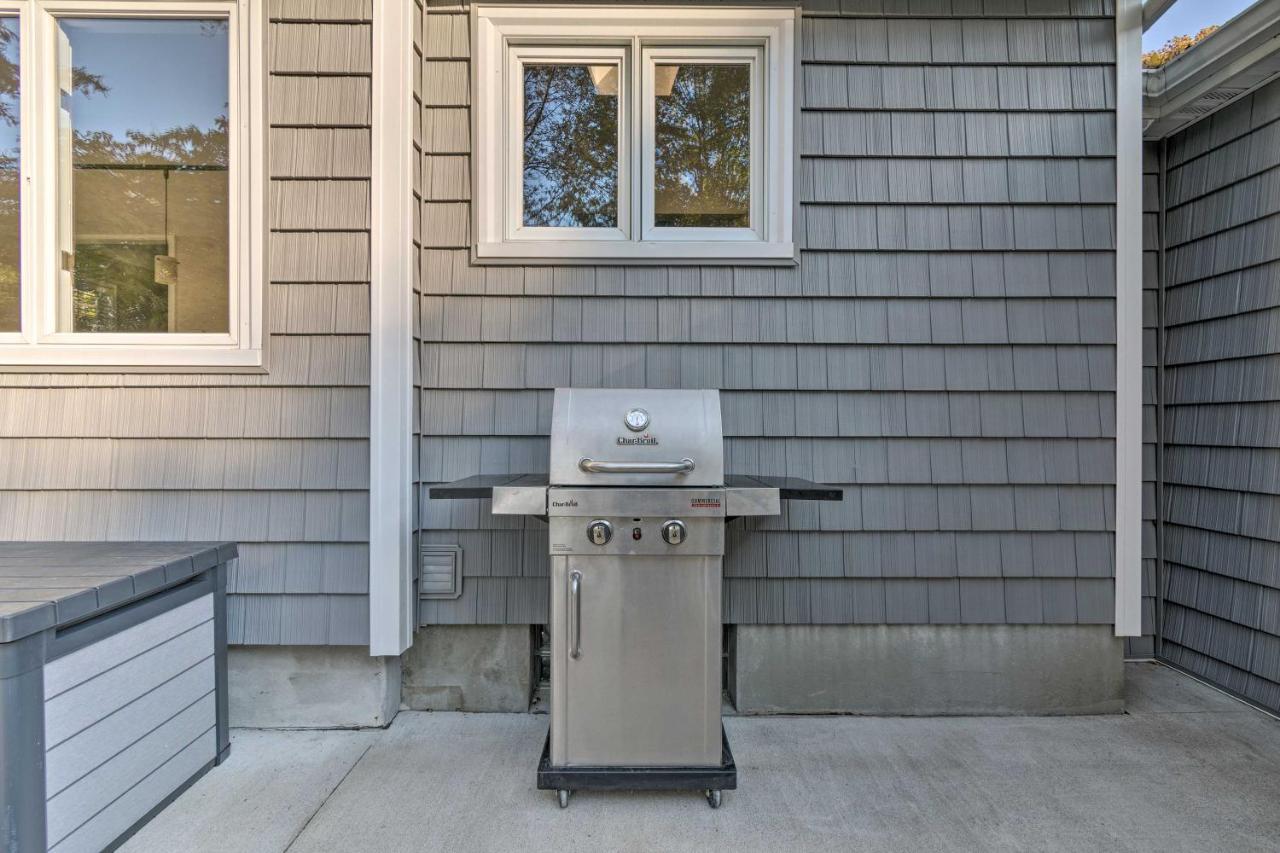 Holiday home House With Fire Pit, Grill And Patio!