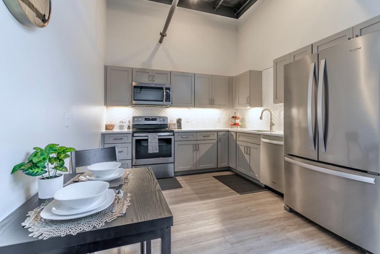 Apartment Lofted Living - Beautiful Luxury Loft In The Heart Of Roc