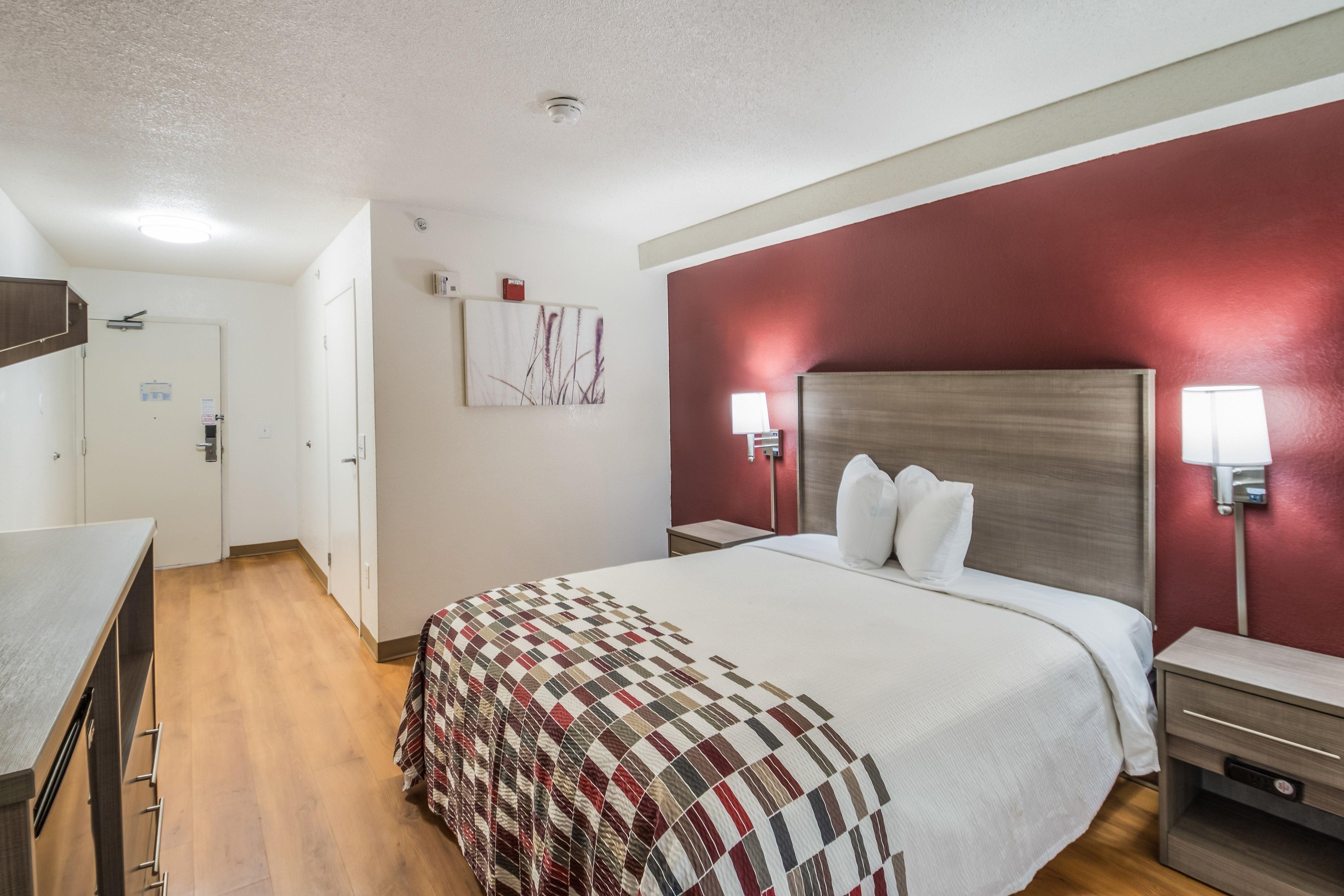 Motel Red Roof - Airport 2*