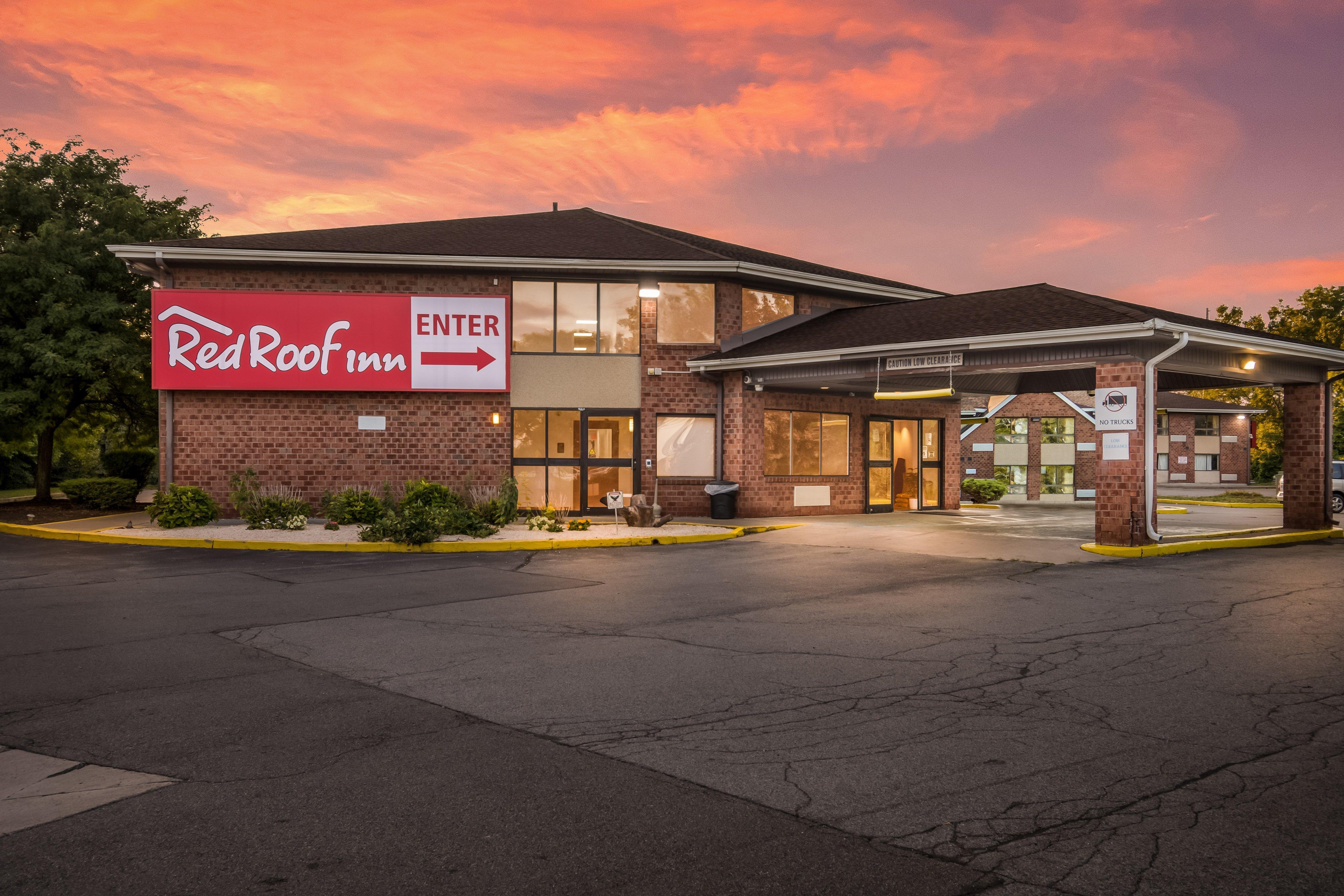 Motel Red Roof - Airport 2*