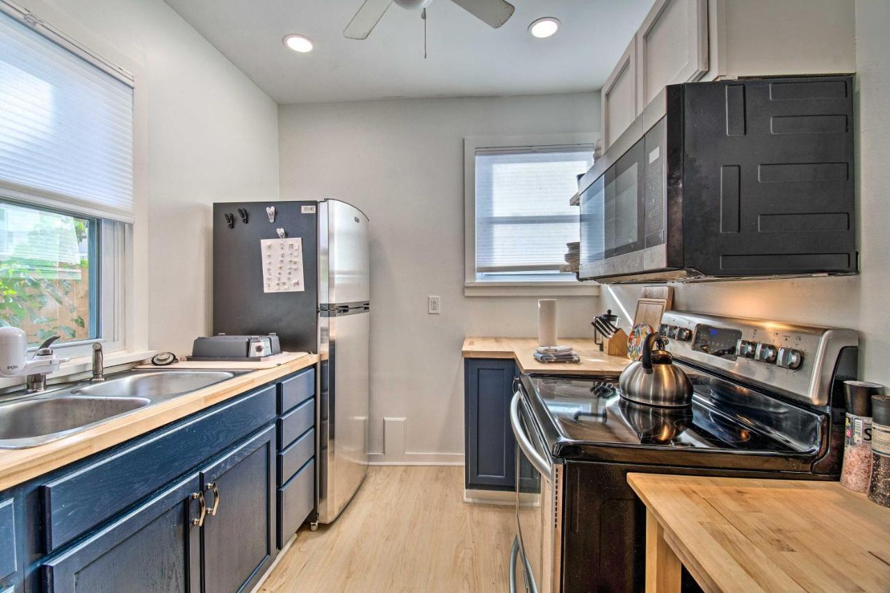 Cozy Gem Patio, Downtown Location! Apartment *