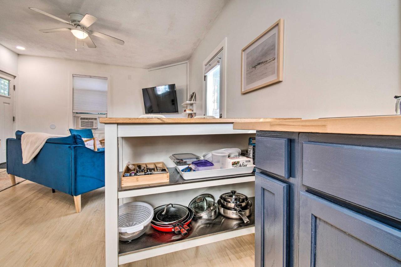 Cozy Gem Patio, Downtown Location! *