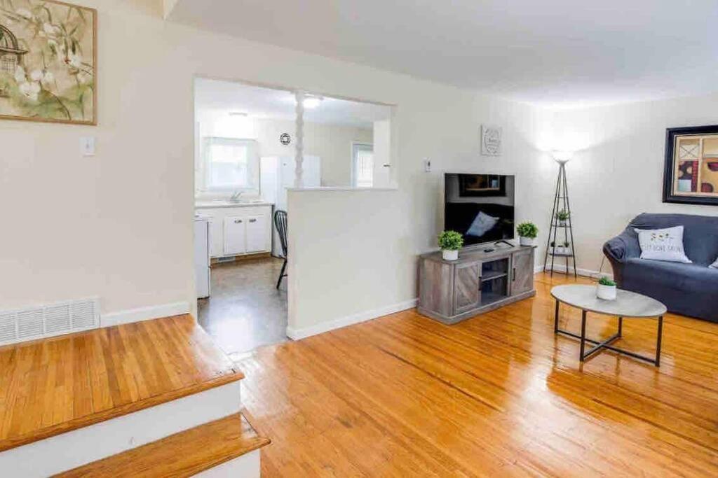 Amazing Ranch Mins Away From Airprt/rit/dwtn/uofr