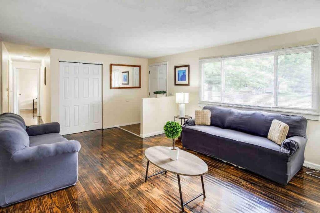 Stunning Ranch Mins From Rit/airport/u Of R/dwtn *