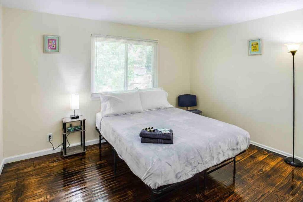 Stunning Ranch Mins From Rit/airport/u Of R/dwtn Apartment *