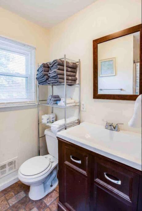 Apartment Amazing Ranch Mins Away From Airprt/rit/dwtn/uofr *