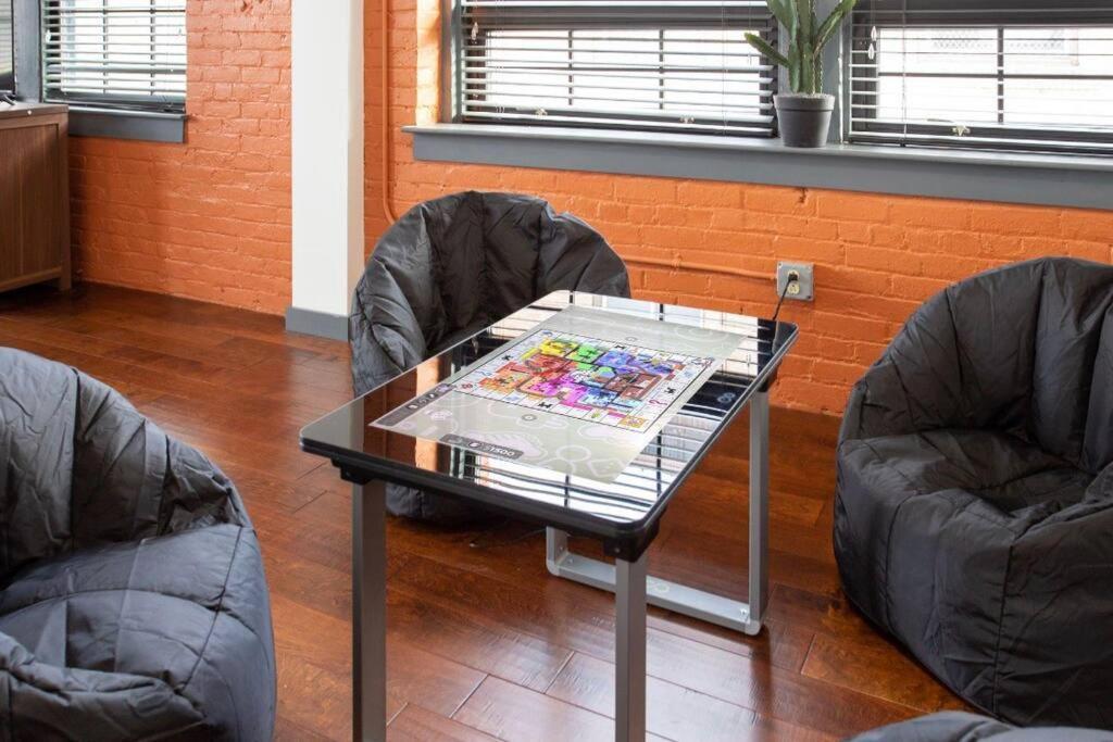 Centric Modern Loft W/ King Beds & Smart Gametable *
