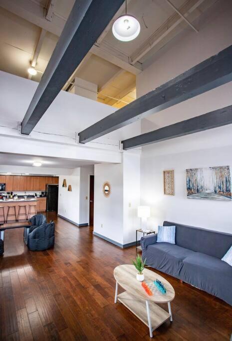 Centric Modern Loft W/ King Beds & Smart Gametable