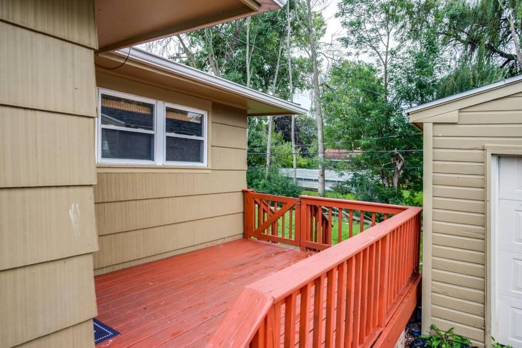 {quiet Suburban Ranch Hot Tub} Mins Arpt/rit/dwnt *