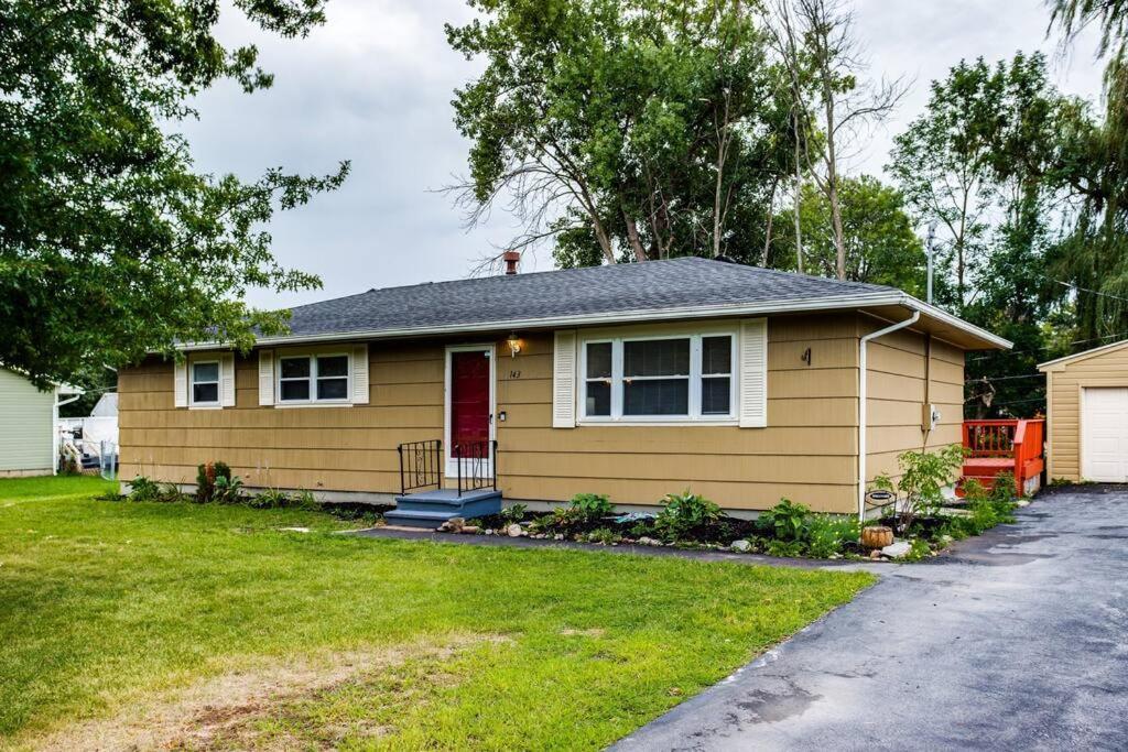 {quiet Suburban Ranch Hot Tub} Mins Arpt/rit/dwnt * Rochester