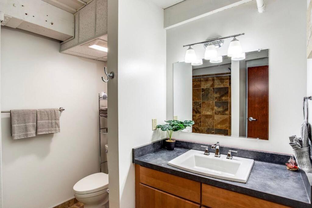 Centric Modern Loft W/ King Beds & Smart Gametable *