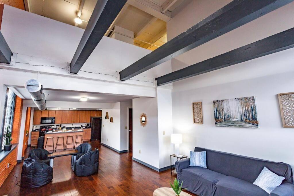 Centric Modern Loft W/ King Beds & Smart Gametable * Rochester