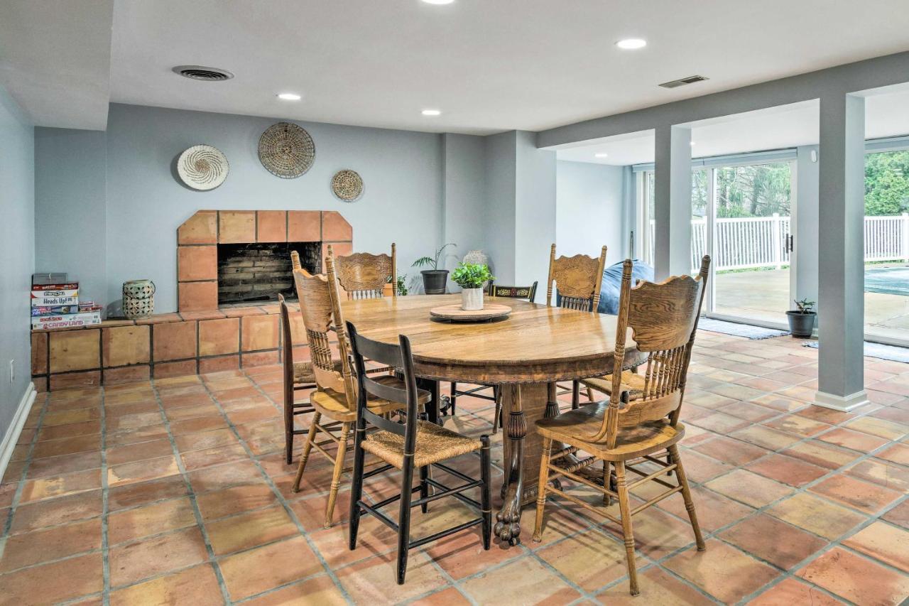 Spacious With Heated Pool And Hot Tub! Holiday home *