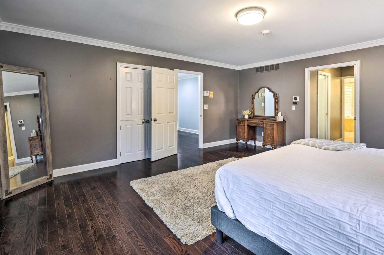 Holiday home Spacious With Heated Pool And Hot Tub! Rochester
