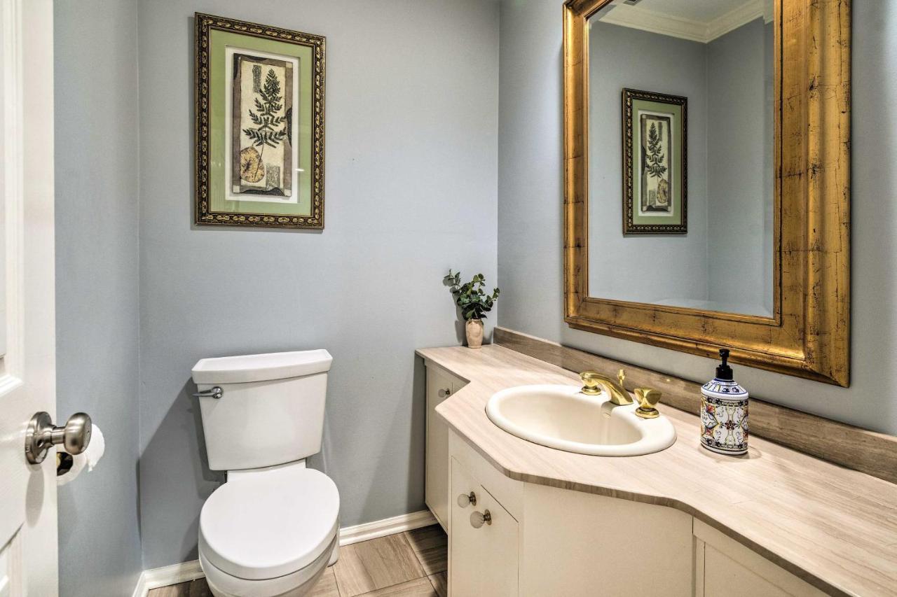 Spacious With Heated Pool And Hot Tub! * Rochester