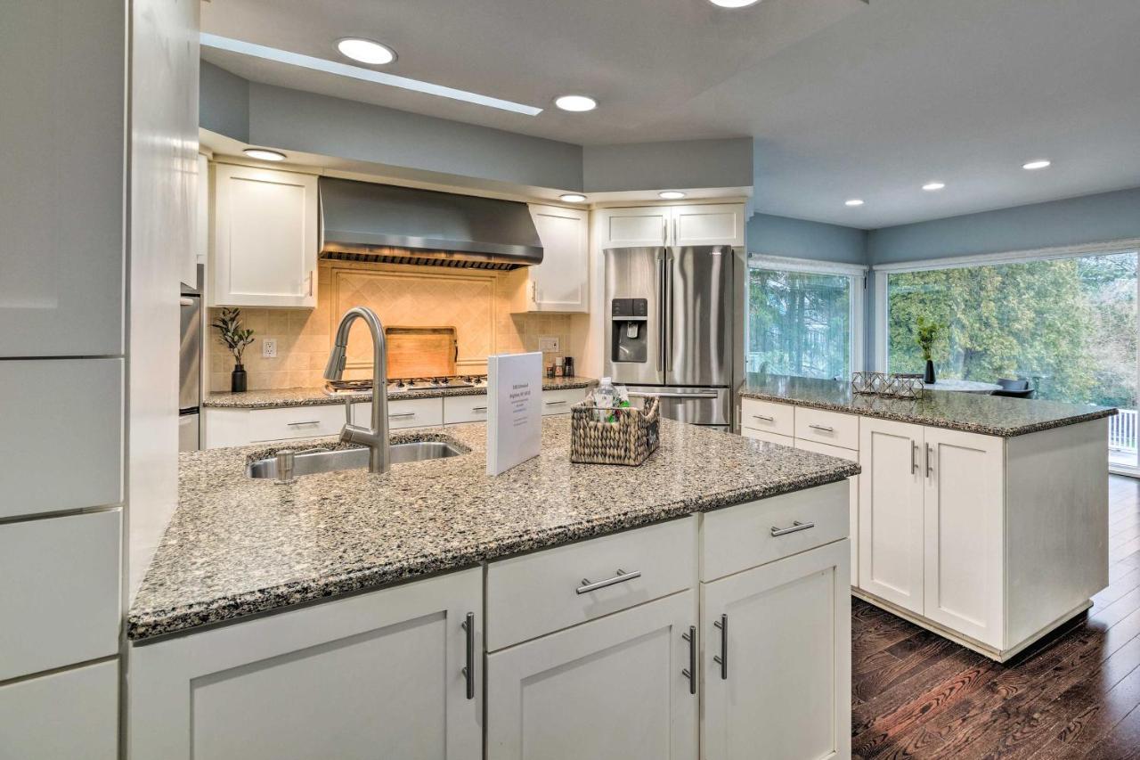 Spacious With Heated Pool And Hot Tub!