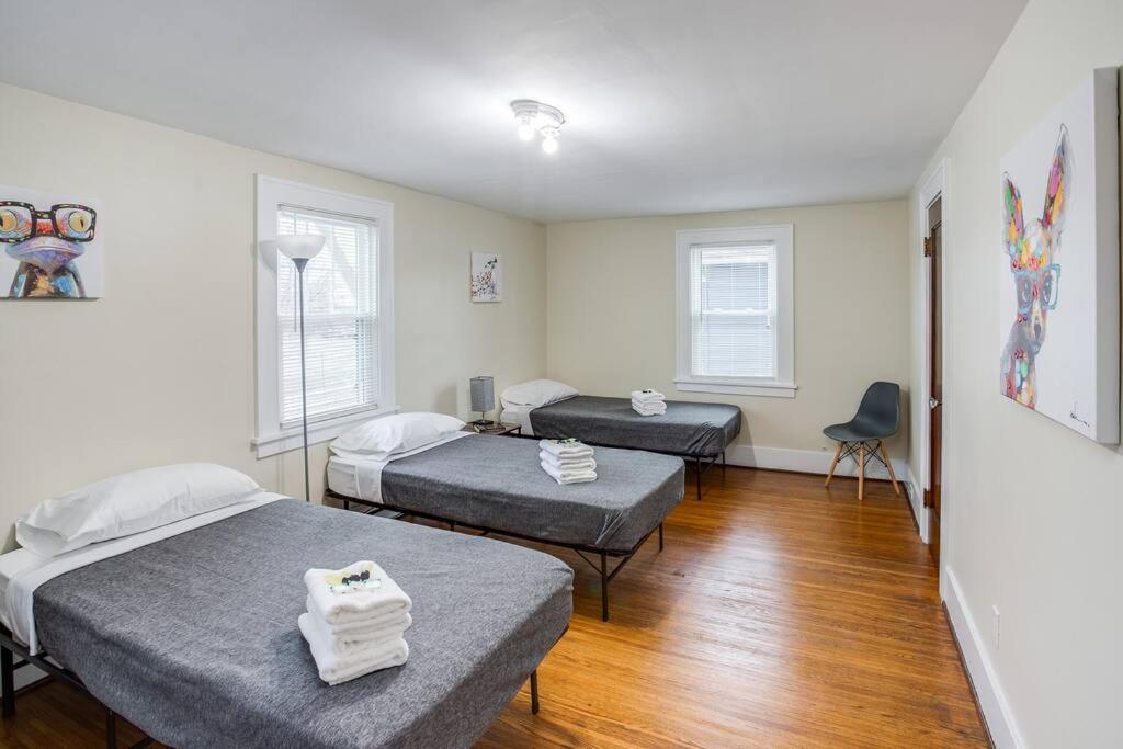 Charming Steps To Strong/uofr By Airport/dwnt/rit Holiday home