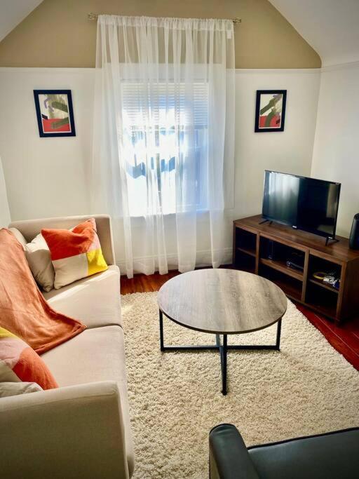 Apartment Artist Retreat Near Sites *