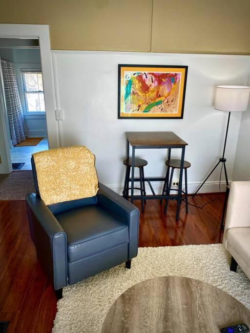 Apartment Artist Retreat Near Sites