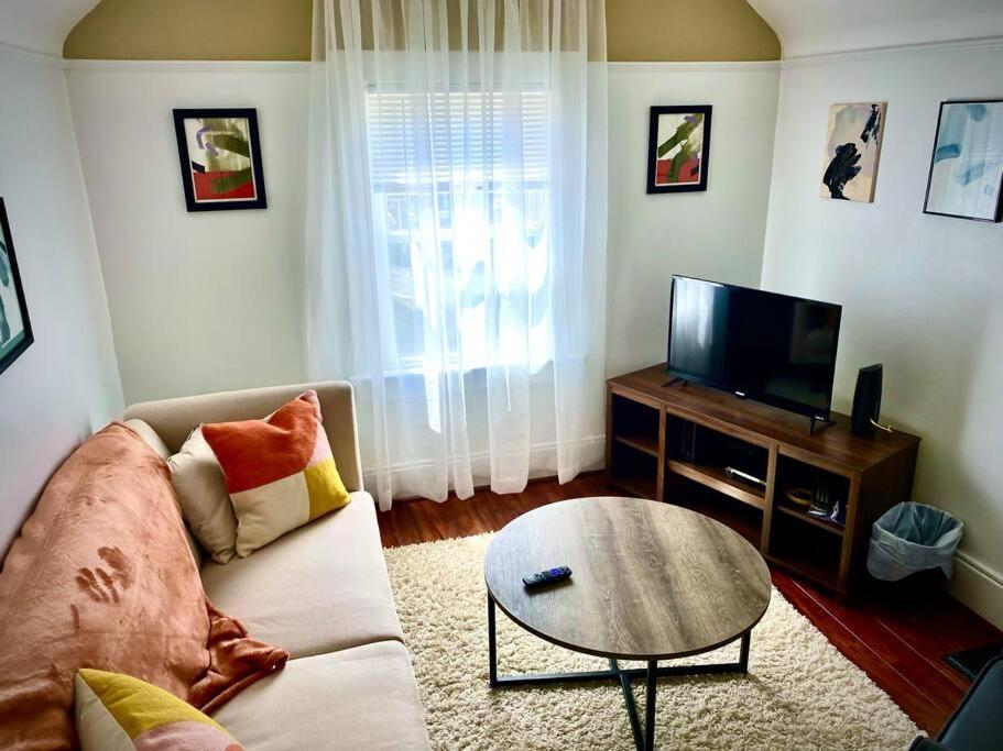 Apartment Artist Retreat Near Sites *