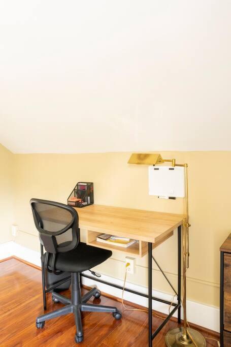 Apartment Artist Retreat Near Sites *