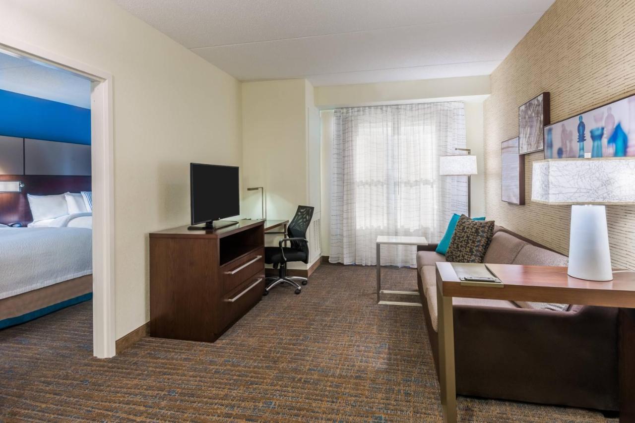 Henrietta Hotel
