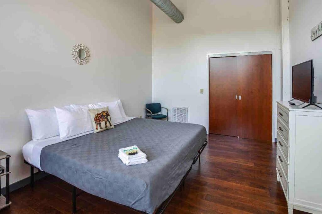 Ny Style Centric Loft With King Bed By Park Av. Apartment