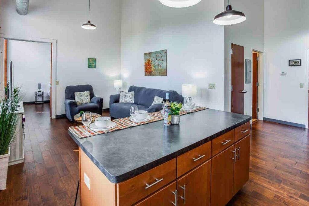 Ny Style Centric Loft With King Bed By Park Av.
