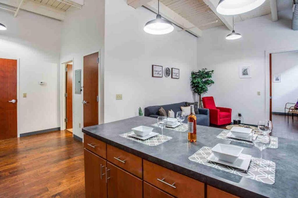 Apartment Modern Loft Style On Monroe By Dwtn & Park Ave Rochester