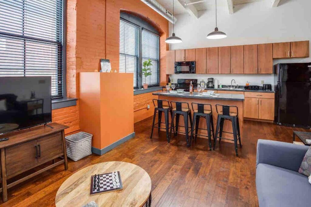 Apartment Modern Loft Style On Monroe By Dwtn & Park Ave *