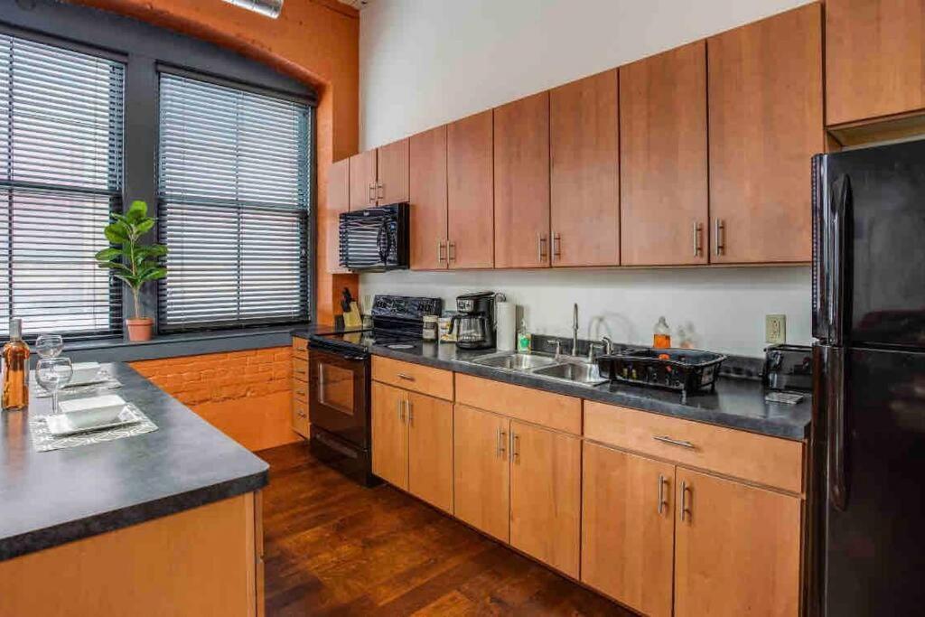 Modern Loft Style On Monroe By Dwtn & Park Ave Apartment Rochester