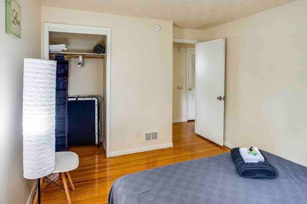 {hot Tub In Ranch} Mins To Airport/uofr/strng/dwtn Holiday home *