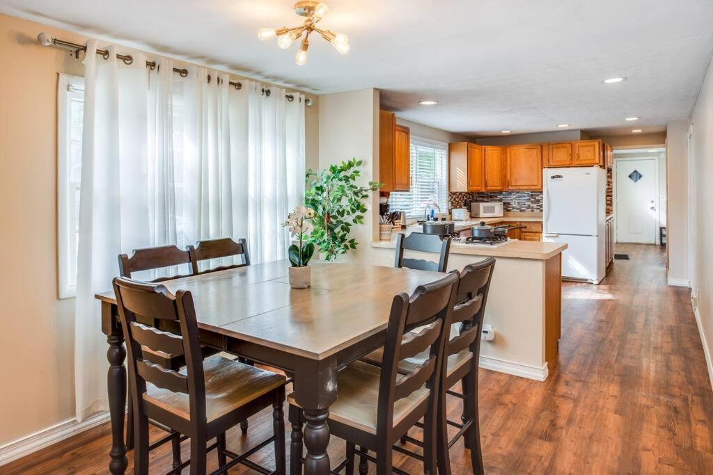 Holiday home Centric Ranch In The South Ave By Dwtn/uofr/arpt