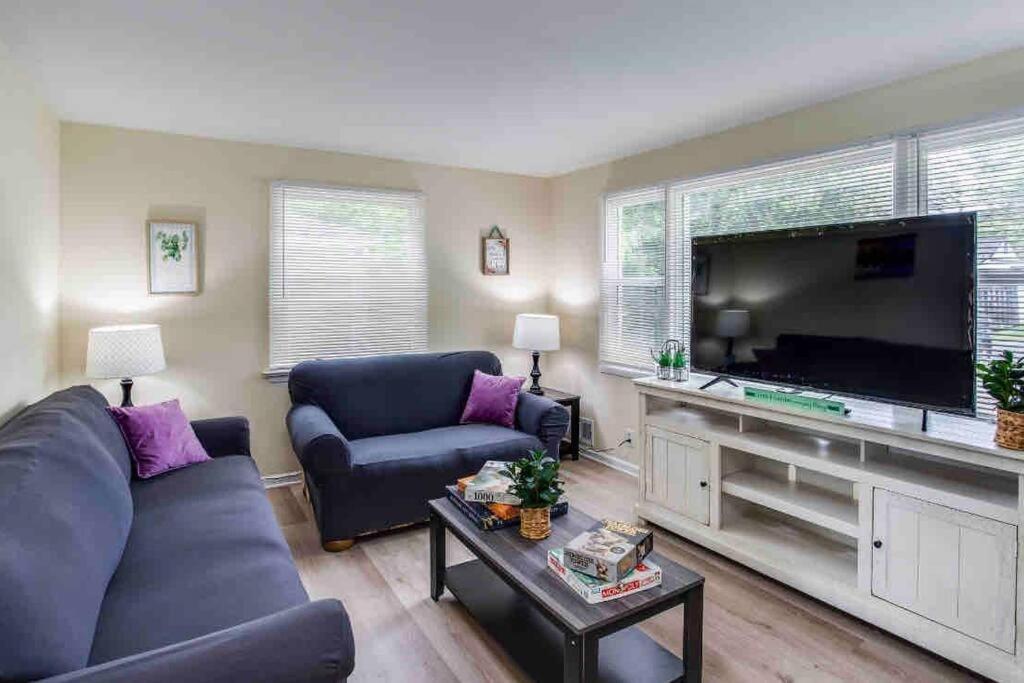 ~cozy Home~ Steps To Rit By Uofr/airport/dwtn W/ac *